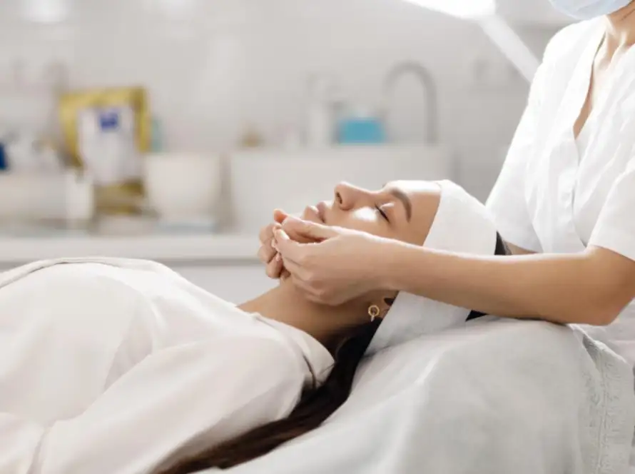 Formación profesional de esteticistas: conviértete en especialista del cuidado de la piel