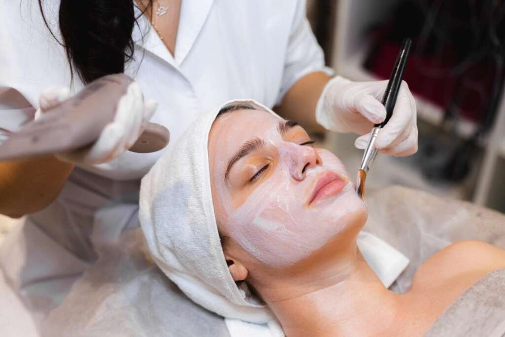 The current image has no alternative text. The file name is: Esteticista.jpg