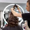 Cosmetología y estética qué cambia entre ambas carreras