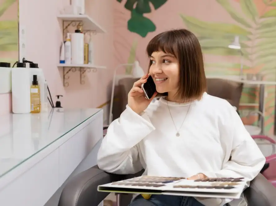 woman_getting_treatment_hairdresser_shop_1